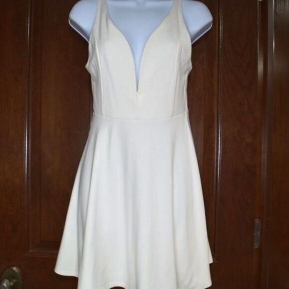 HeartBeeps White Fit & Flare Mini Dress Medium Low Cut Sleeveless Zip Back - Picture 3 of 14